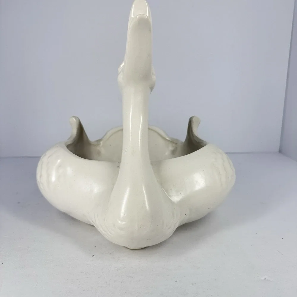 Hull USA Swan Planter White Ceramic‎ Bird Vase Mid Century Hollywood Regency